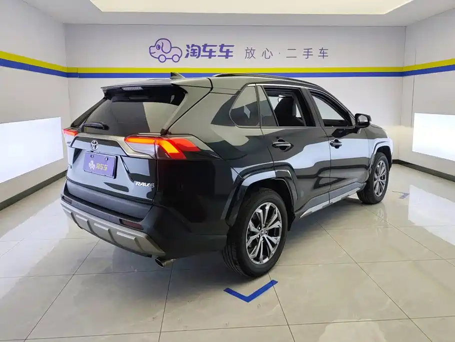 Toyota RAV4 — миниатюра 3