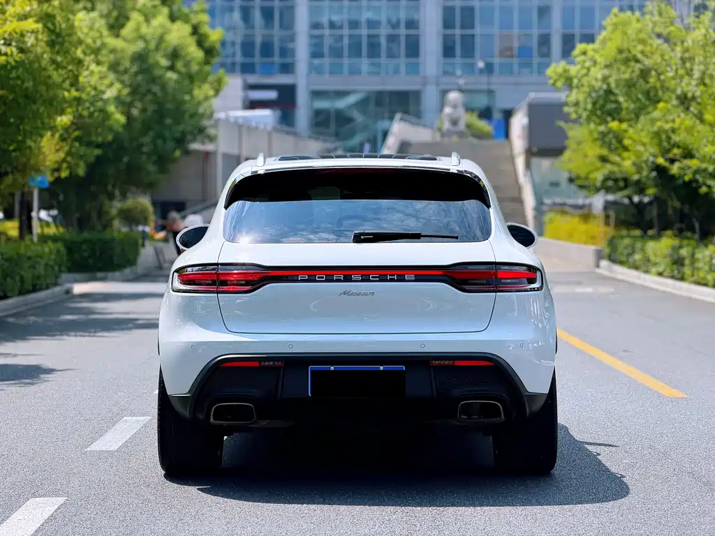 Porsche Macan — миниатюра 16