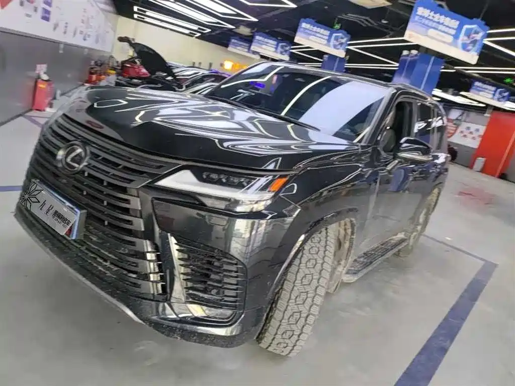 Lexus LX 2025