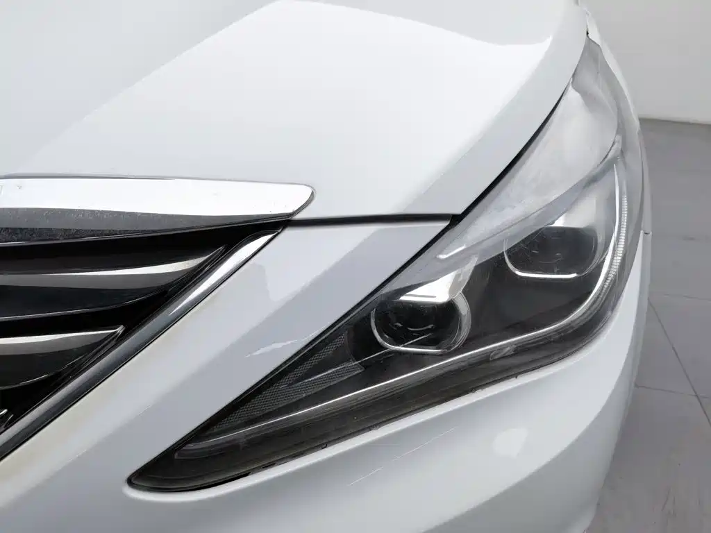 Hyundai Sonata — миниатюра 7