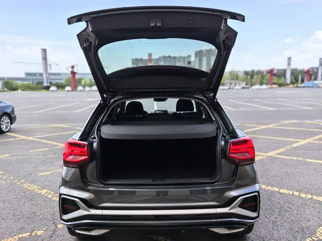 Audi Q2L 2022 35 TFSI Luxury