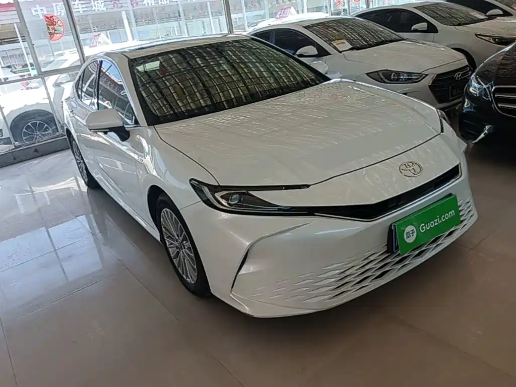 Toyota Camry — миниатюра 4