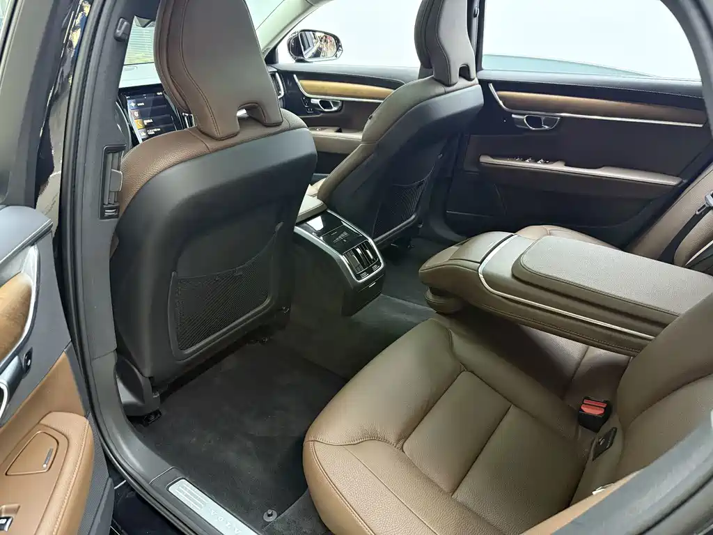 Volvo S90 — миниатюра 5
