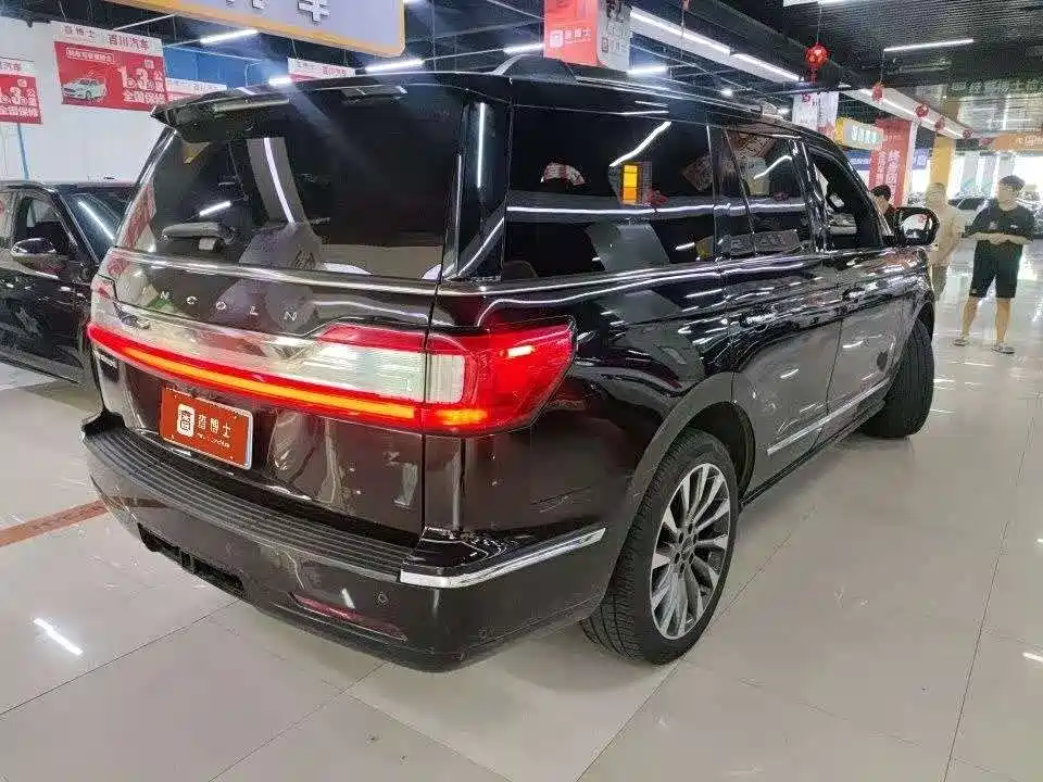 Lincoln Navigator — миниатюра 4