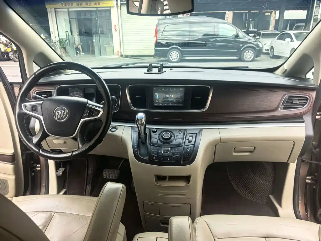 Buick GL8 — миниатюра 8