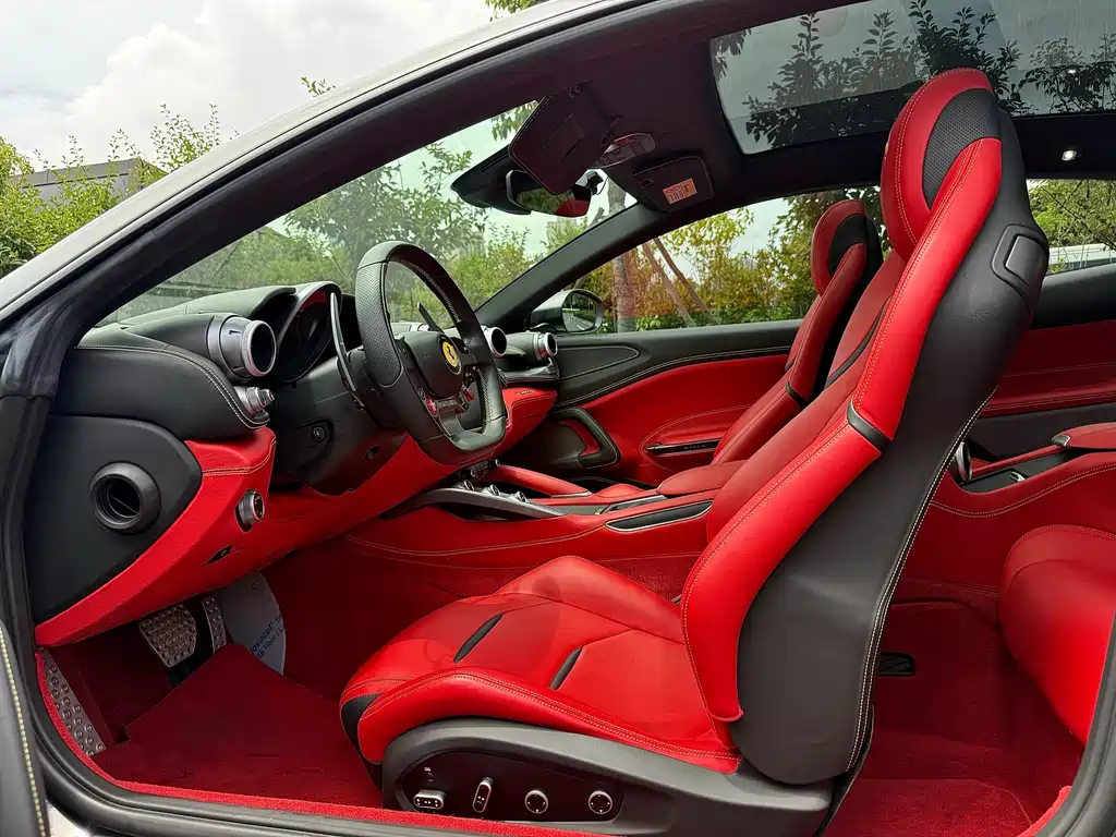 Ferrari GTC4Lusso — миниатюра 7