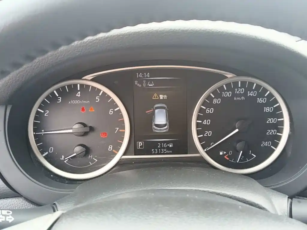 Nissan Tiida — миниатюра 12