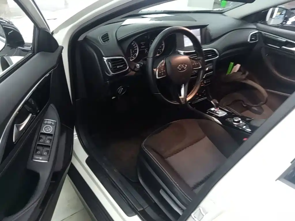 Infiniti QX30 — миниатюра 16