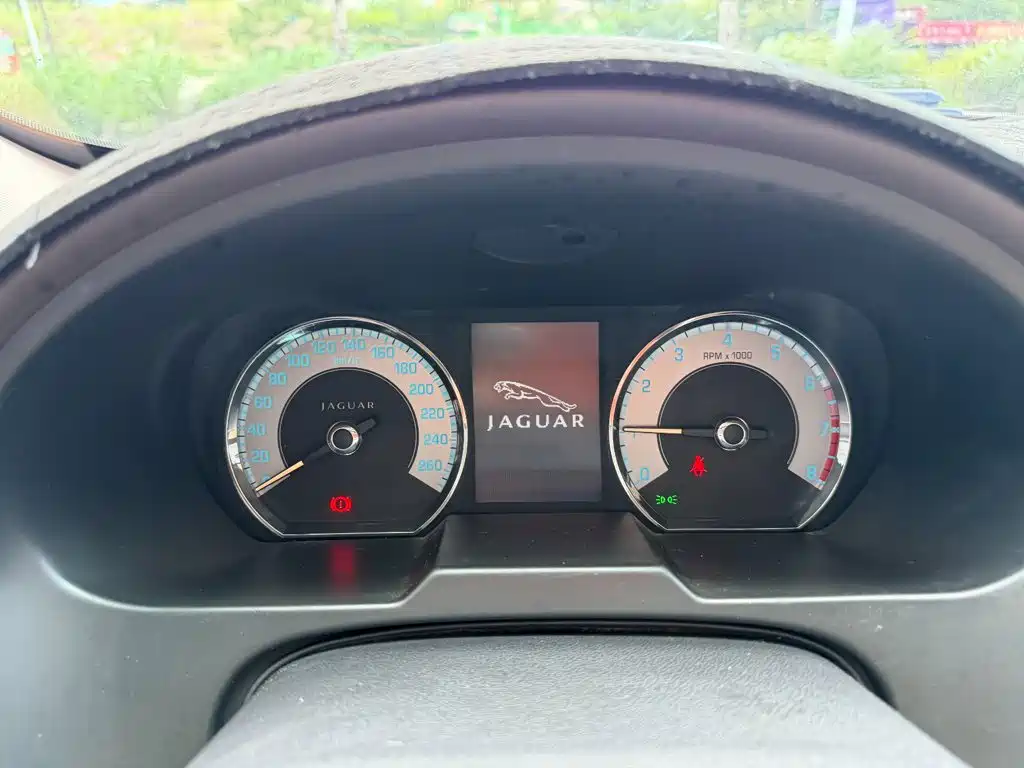 Jaguar XF — миниатюра 19