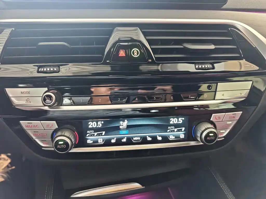 BMW 5 Series — миниатюра 14