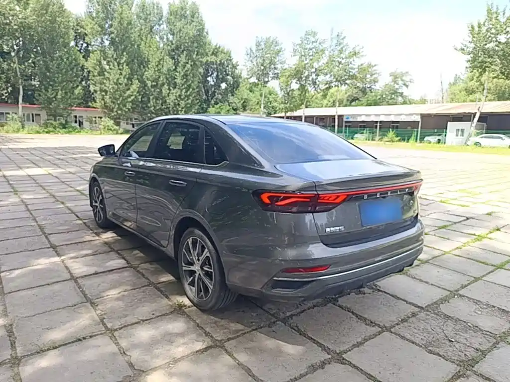 Geely Emgrand 2023 4 Champion 1.5L CVT Luxury