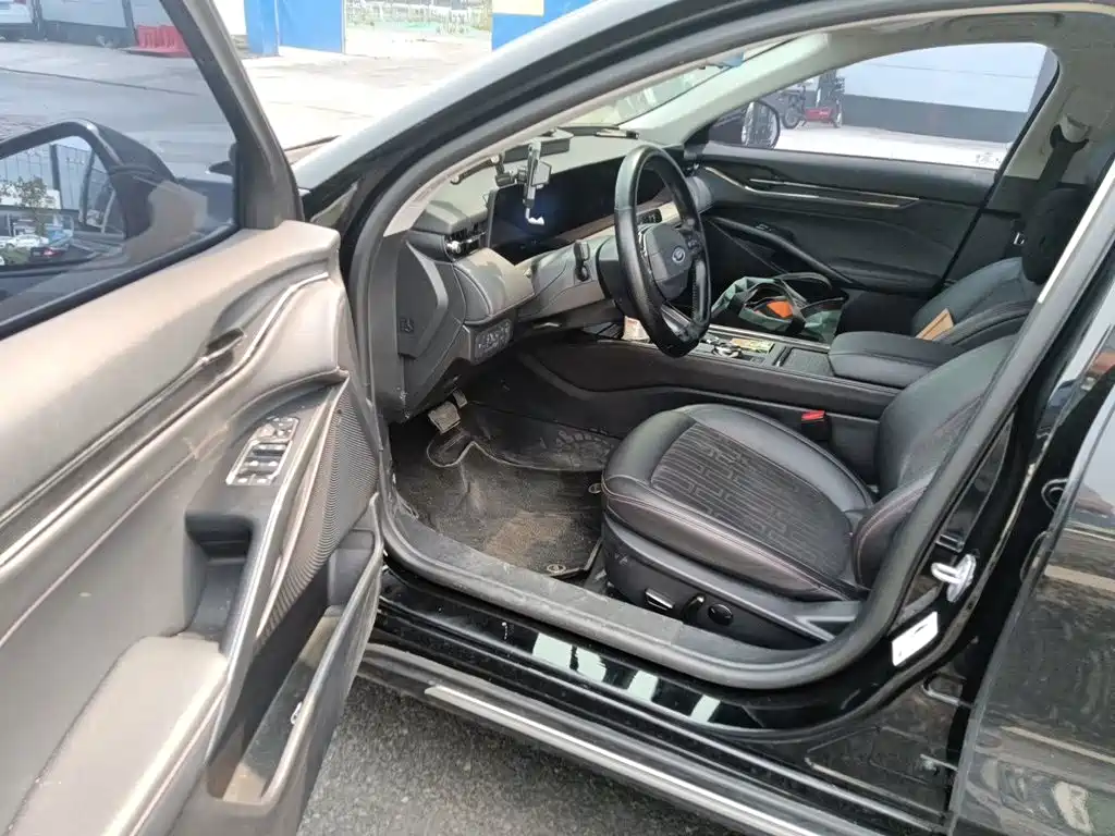 Ford Mondeo — миниатюра 12