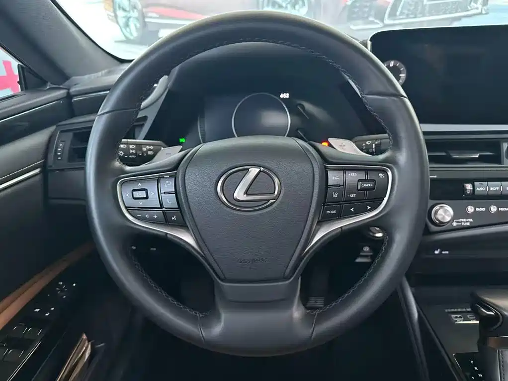 Lexus ES — миниатюра 5