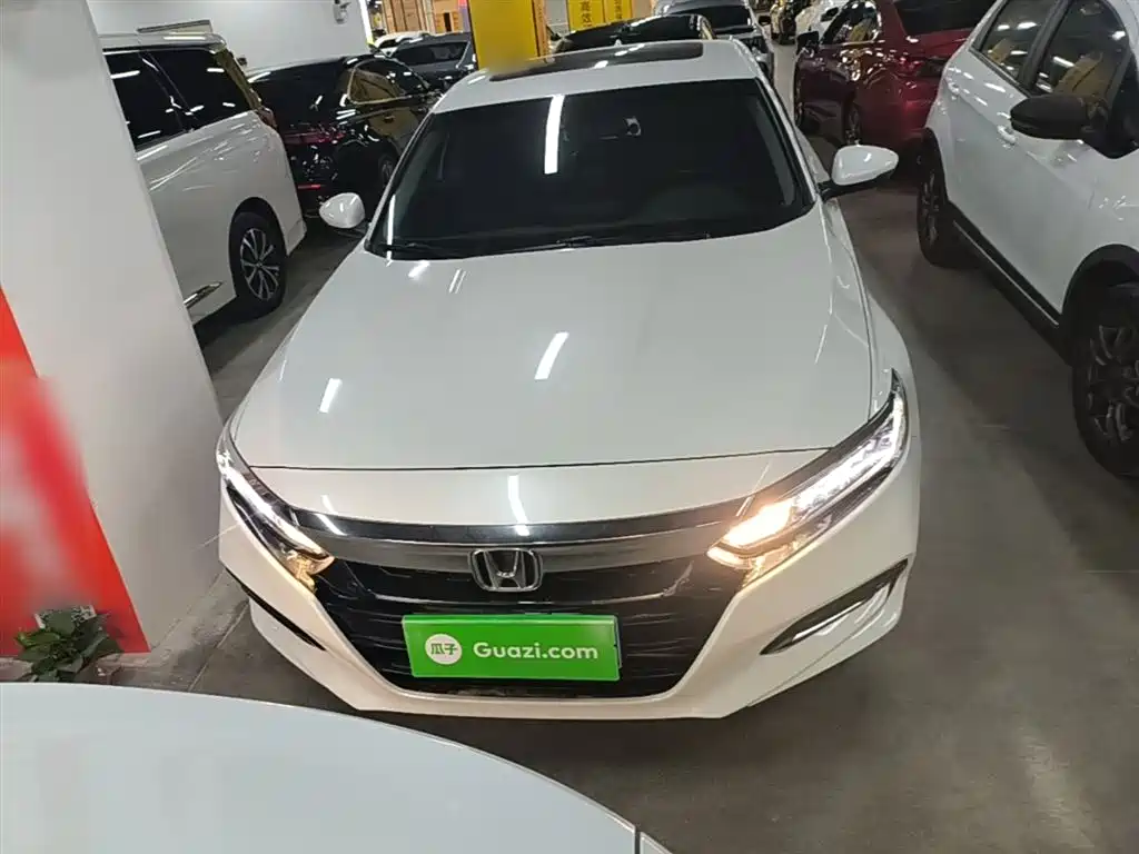 Honda Accord 2018 260TURBO Luxury VI