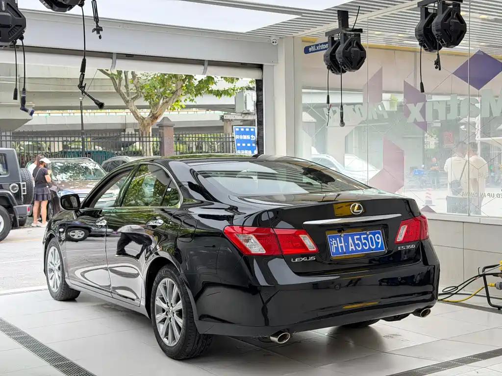 Lexus ES — миниатюра 13