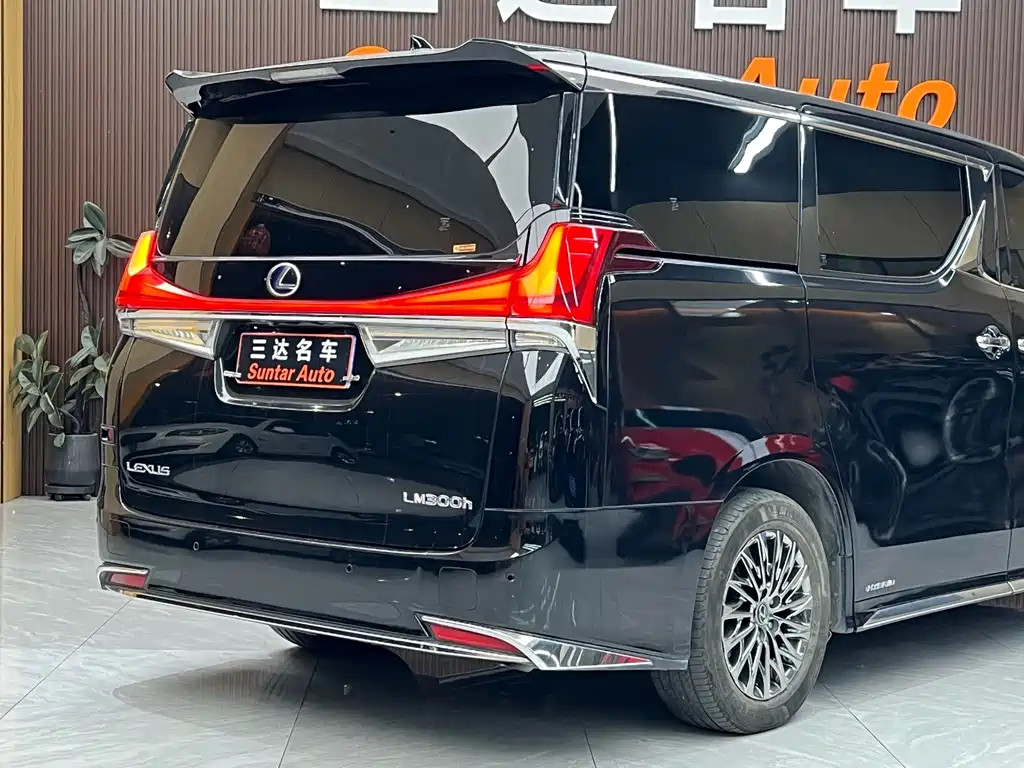 Lexus LM — фотографии объявления, Фото 18