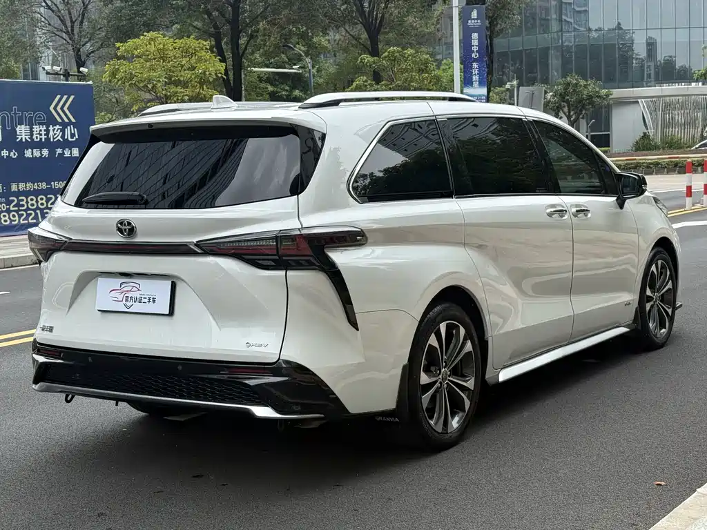 Toyota Granvia 2024 2.5L ULTRA