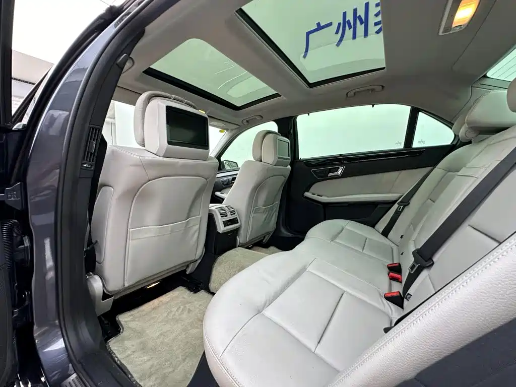 Mercedes-Benz E-Class — миниатюра 30