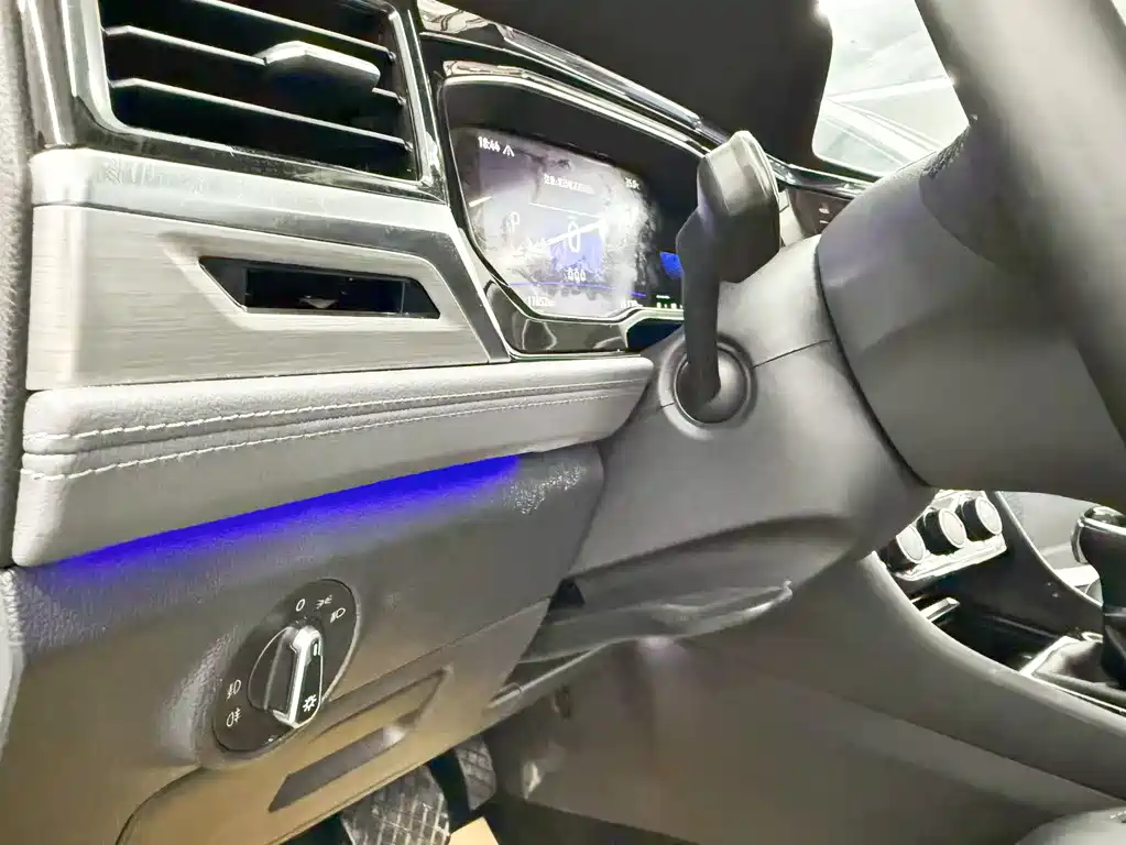 Volkswagen Sagitar — миниатюра 14