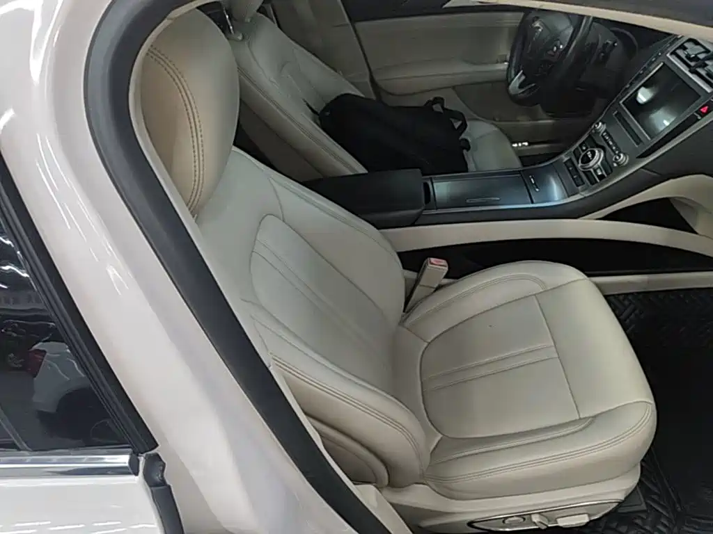 Lincoln MKZ — миниатюра 25