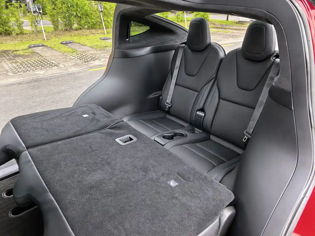 Tesla Model X — миниатюра 10