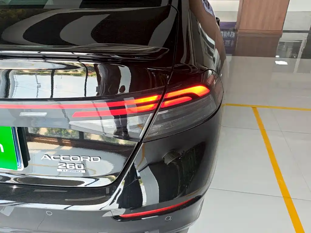 Honda Accord — миниатюра 8