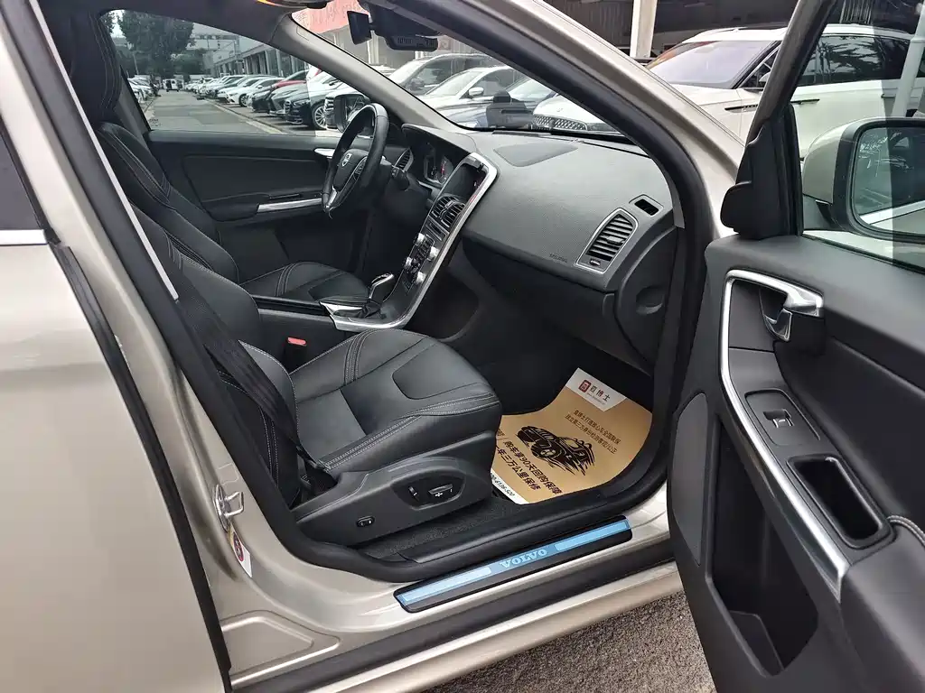 Volvo XC60 — миниатюра 13