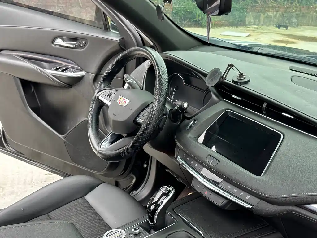Cadillac XT4 — миниатюра 14
