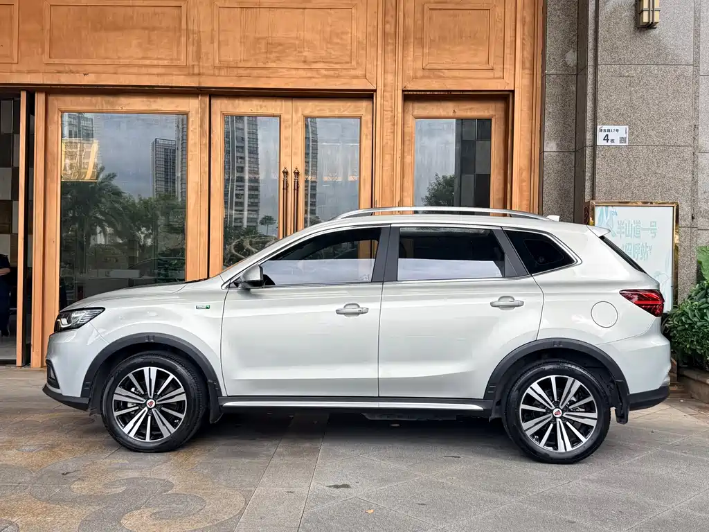 Roewe RX5 New Energy — миниатюра 5