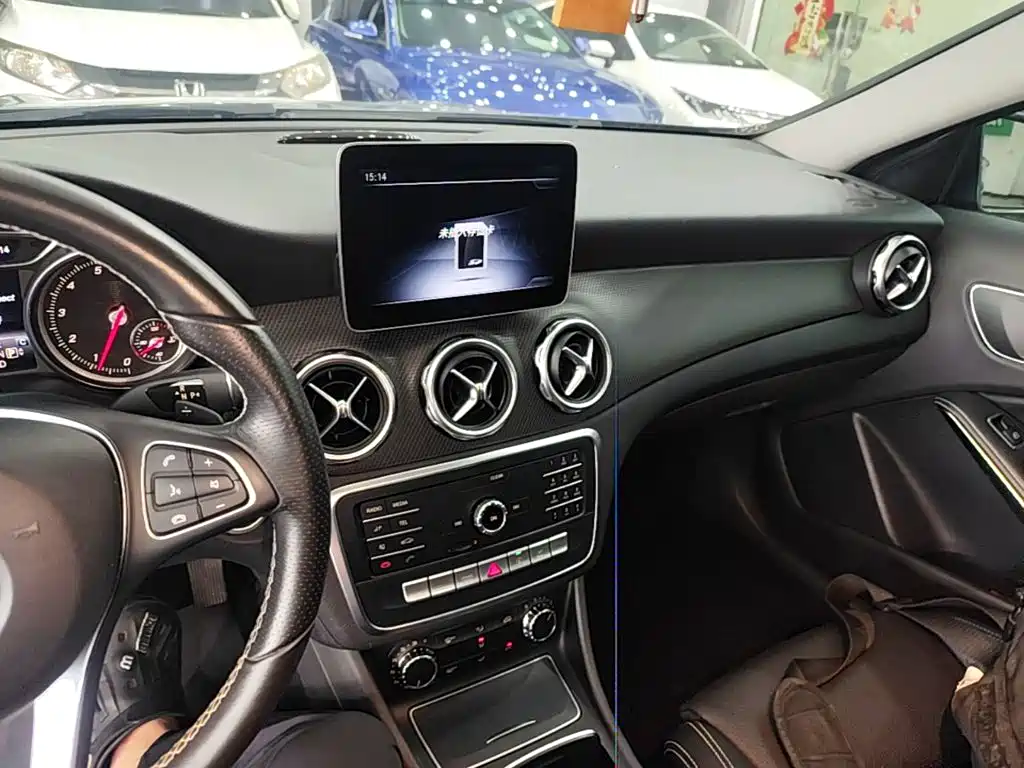 Mercedes-Benz GLA — миниатюра 10