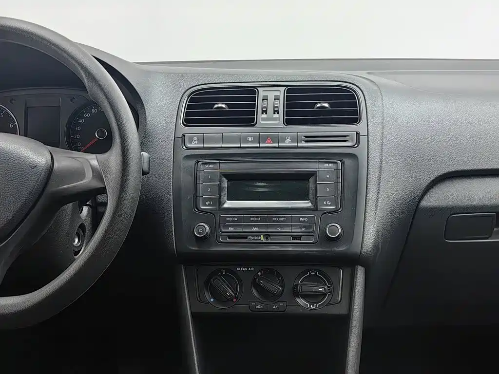Volkswagen Polo — миниатюра 12