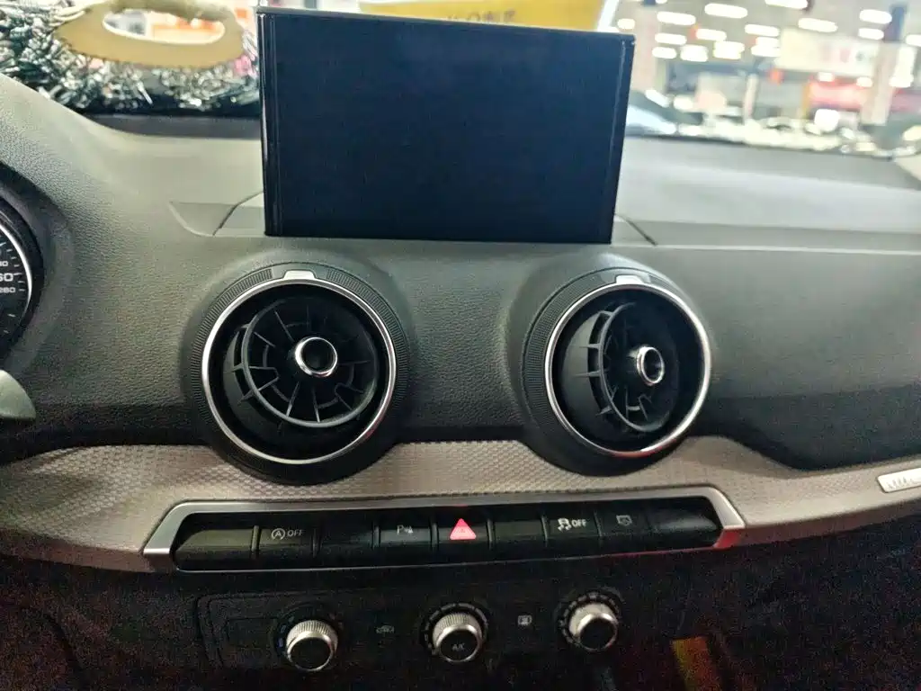 Audi Q2L — миниатюра 6