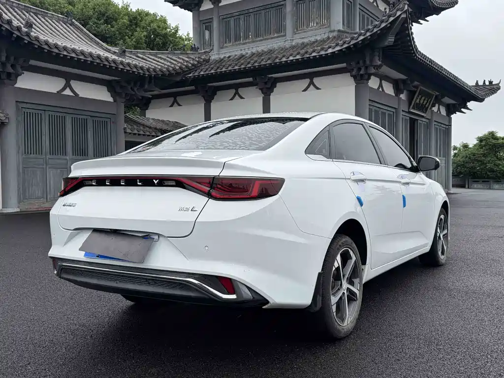 Geely Emgrand L — миниатюра 6