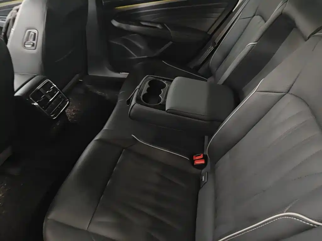 Volkswagen Passat — миниатюра 17