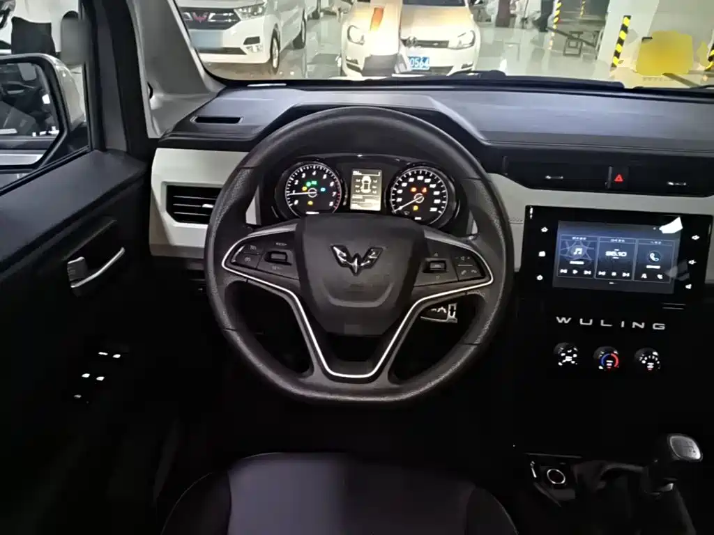 Wuling Hongguang PLUS — миниатюра 11