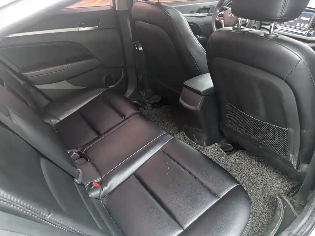 Hyundai Elantra — миниатюра 14