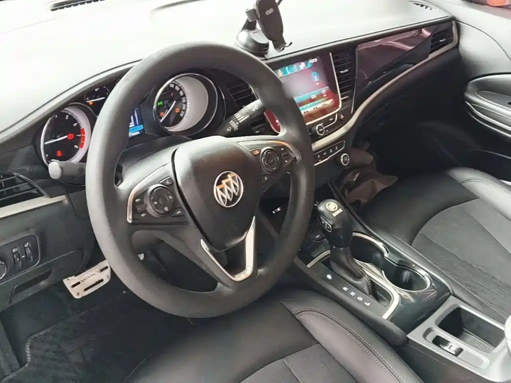 Buick Verano — миниатюра 10
