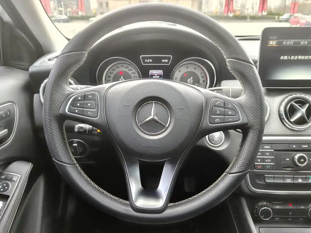 Mercedes-Benz GLA — миниатюра 9