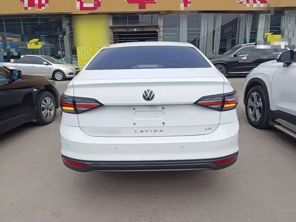 Volkswagen Lavida — миниатюра 6