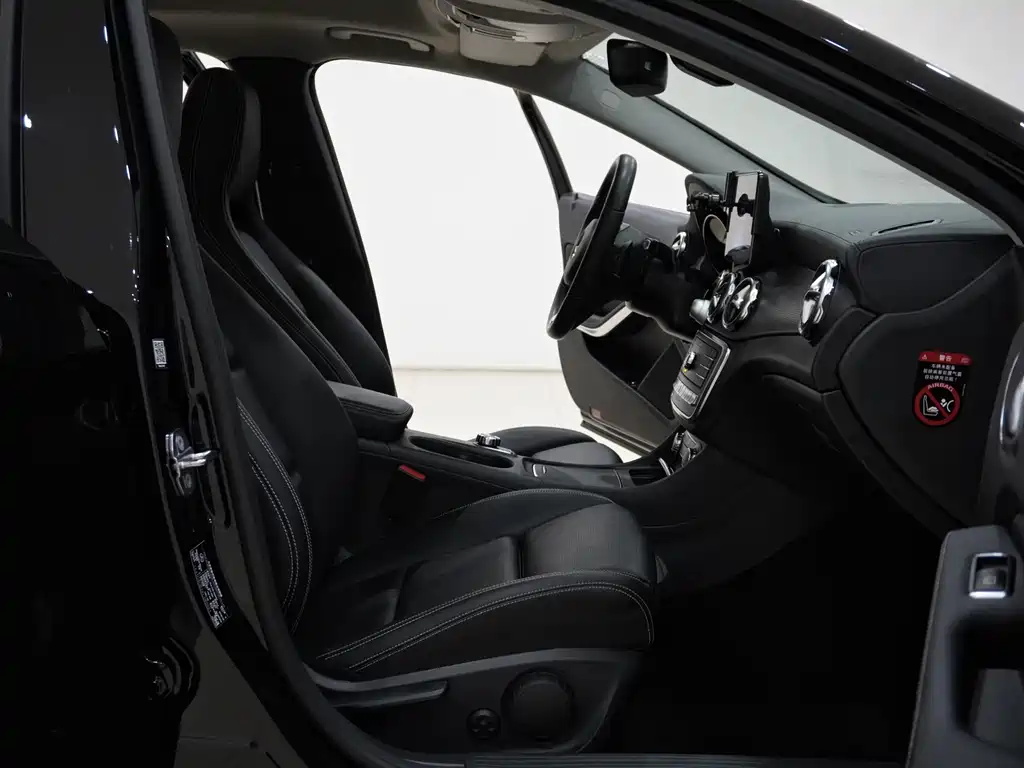 Mercedes-Benz GLA 2018 GLA 220 4MATIC Sport
