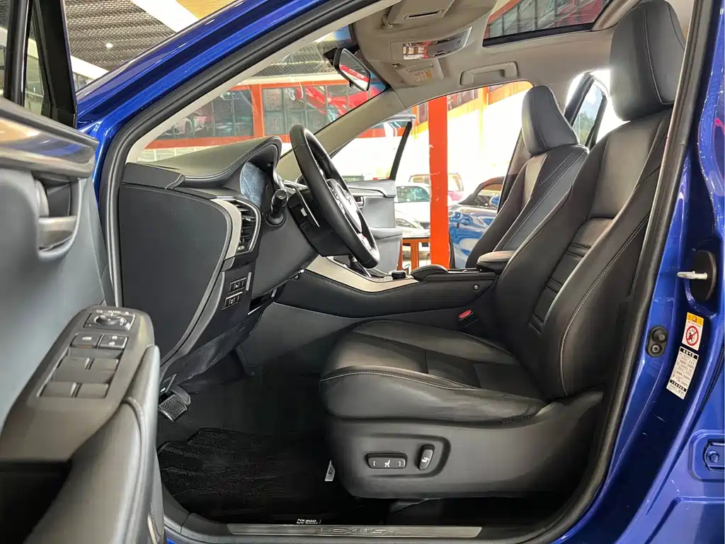Lexus NX — миниатюра 7