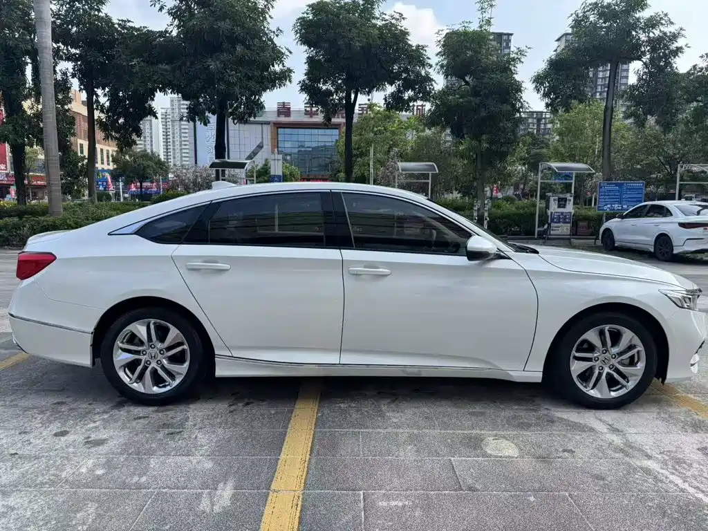 Honda Accord — миниатюра 6