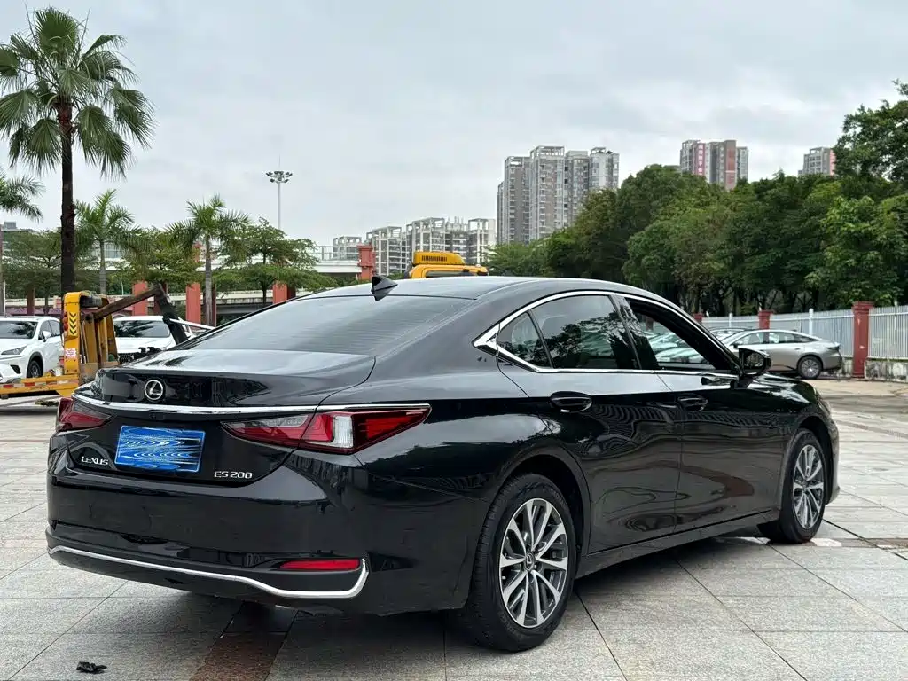 Lexus ES — миниатюра 3