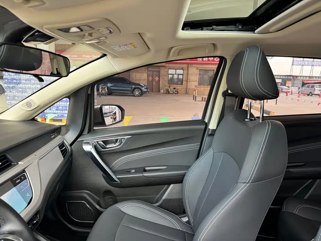Geely Vision X3 — миниатюра 4