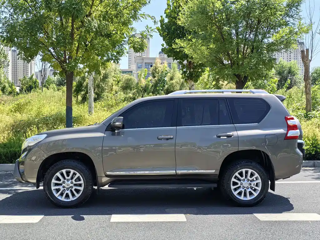 Toyota Prado (Import) — миниатюра 5