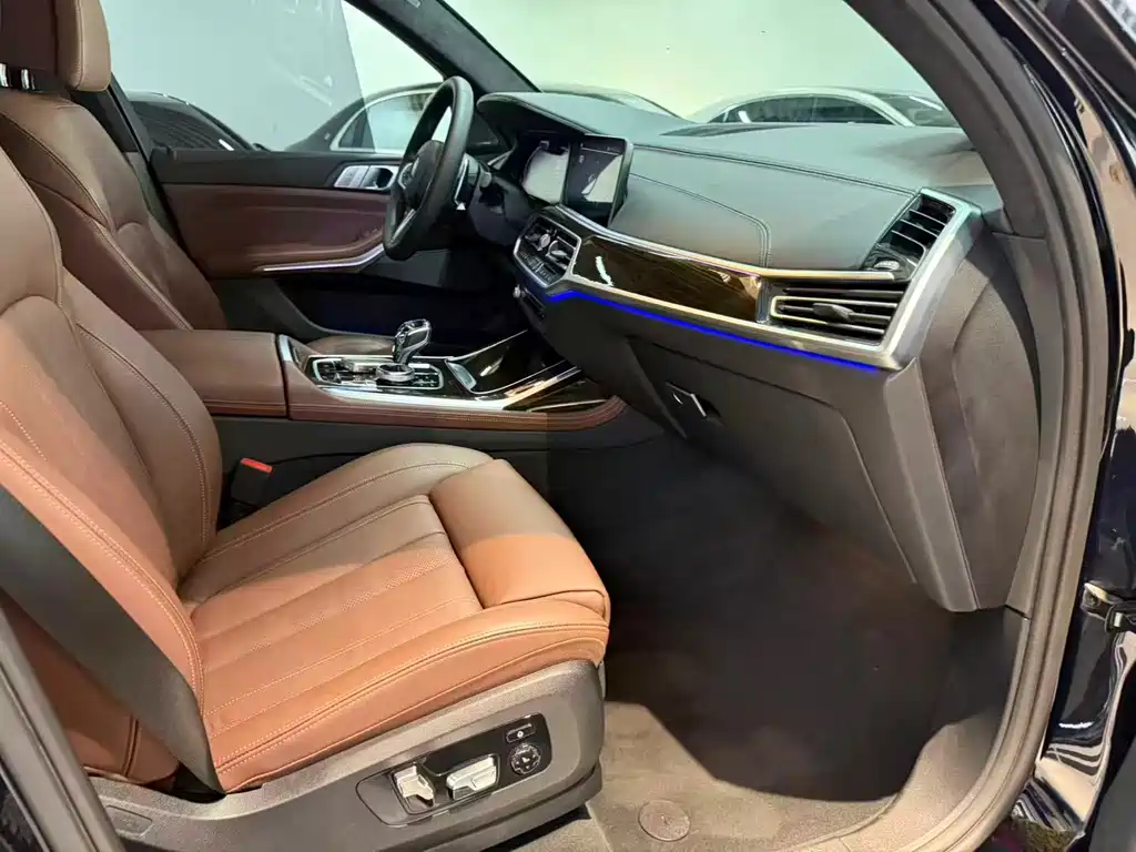 BMW X7 — миниатюра 11