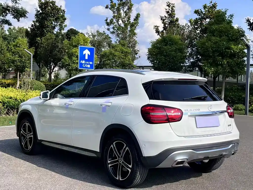 Mercedes-Benz GLA — миниатюра 8