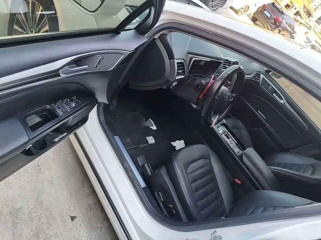 Ford Mondeo — миниатюра 16