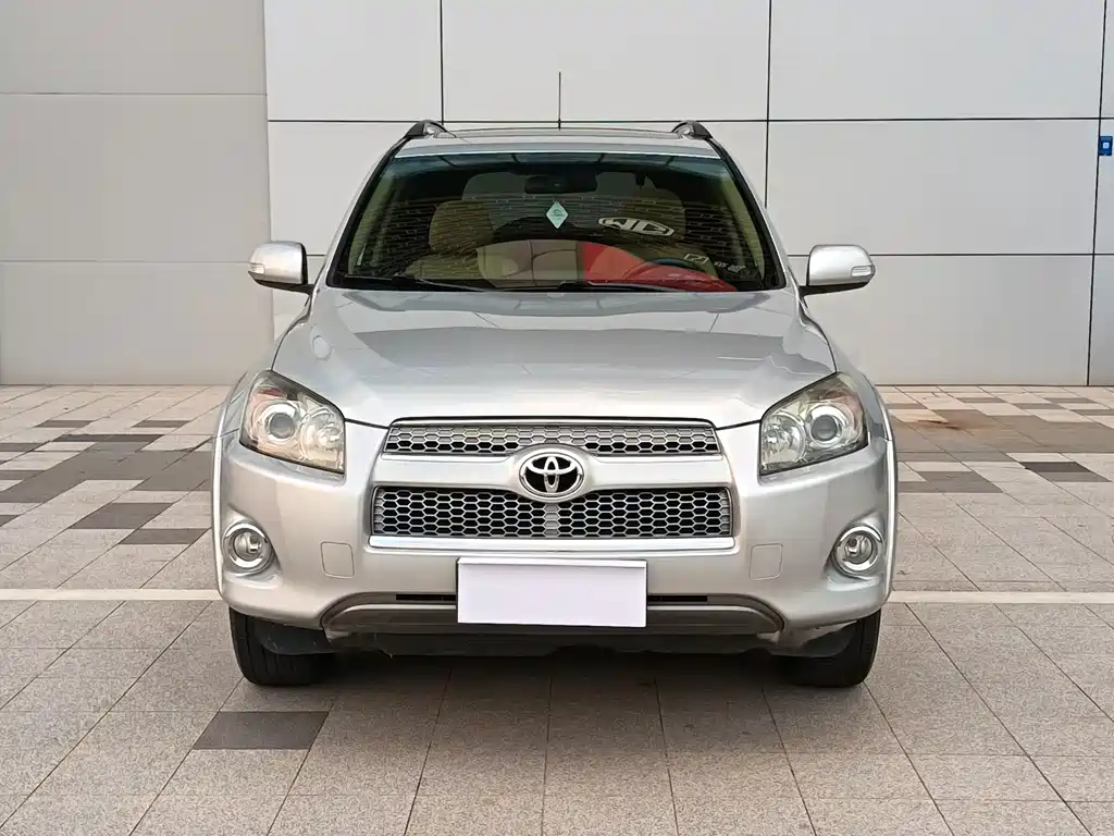 Toyota RAV4 — миниатюра 2