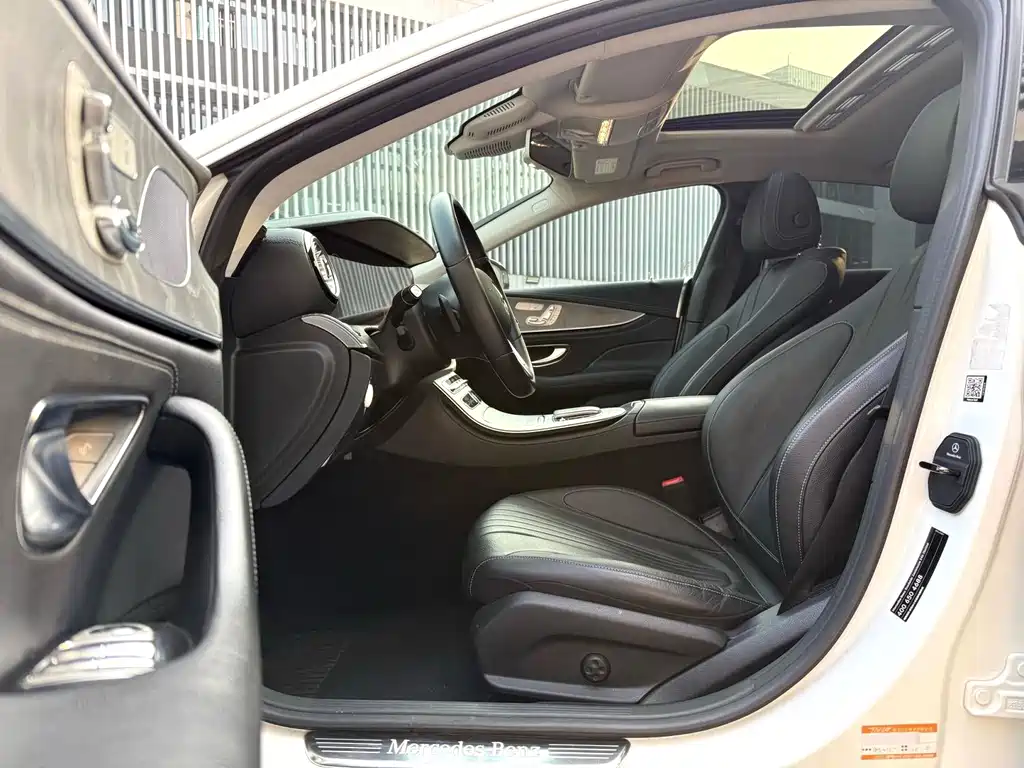 Mercedes-Benz CLS — миниатюра 2